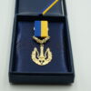 Нагрудний знак Честь і  слава золото