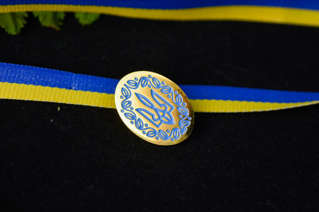 Значок пін Герб України овал