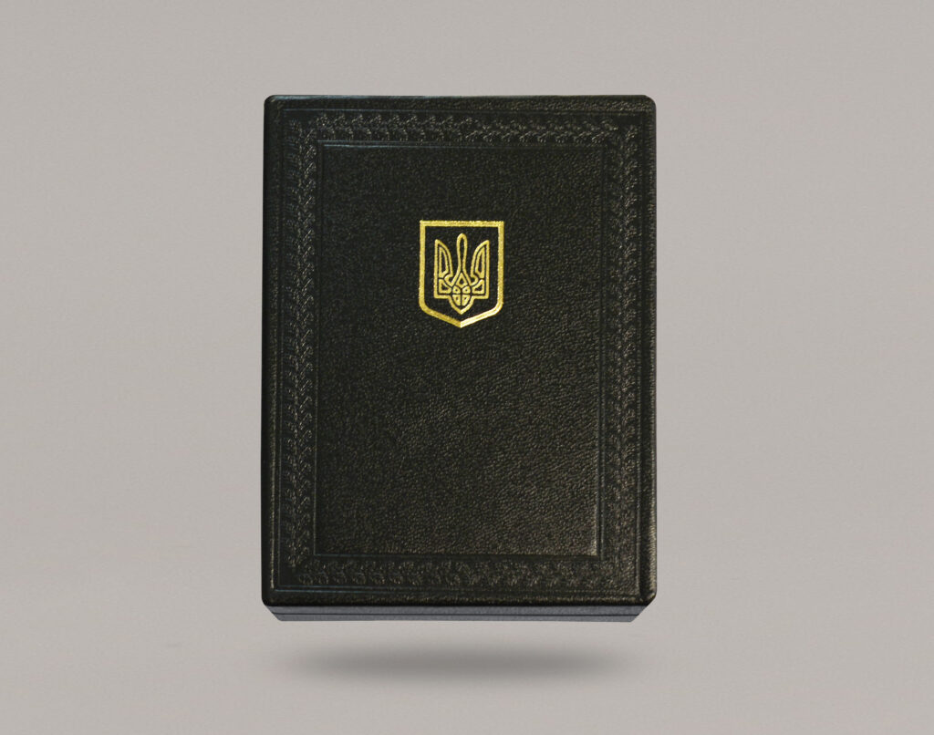 Футляр до нагороди зі шкірозамінника чорний